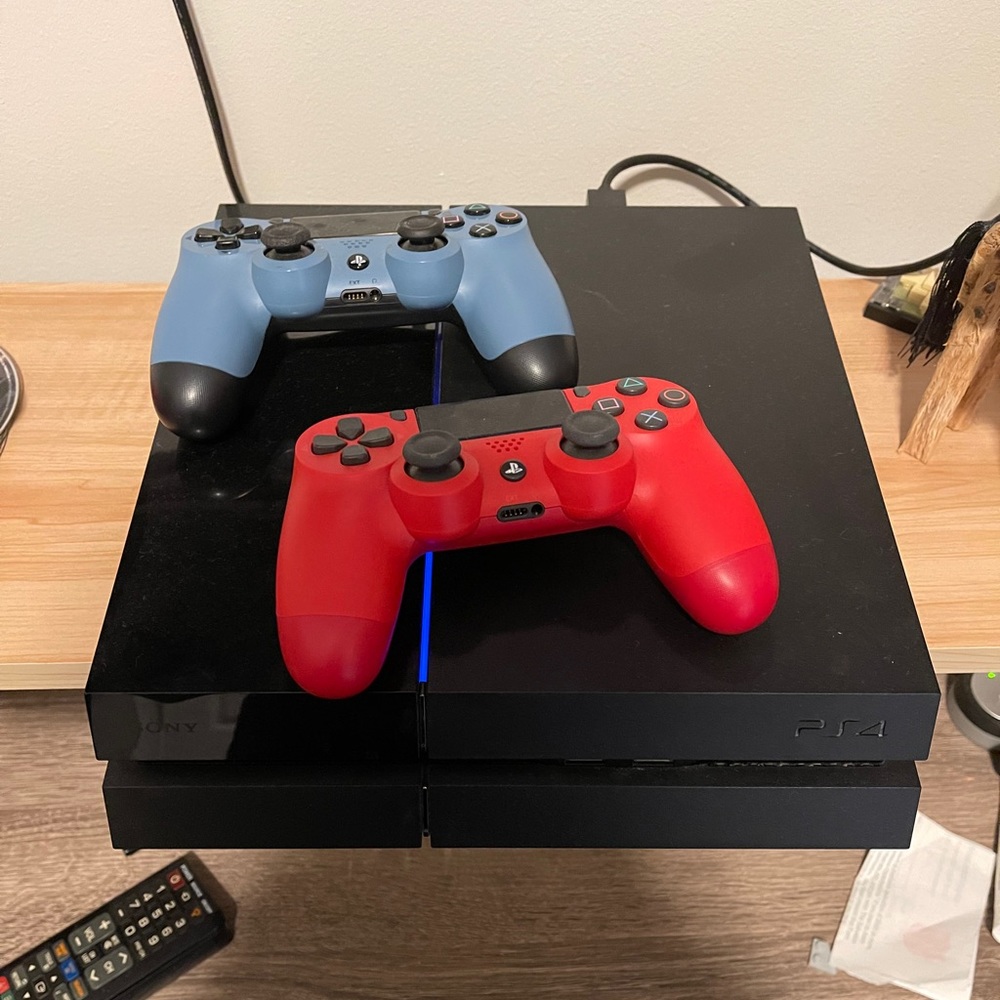 PS4 & 2 controllers